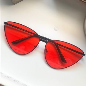 Black and red sunnies